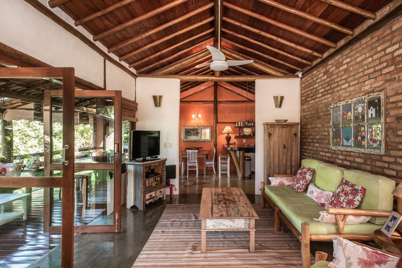 Suites Bangalo Chic Espelho Outeiro Bed & Breakfast