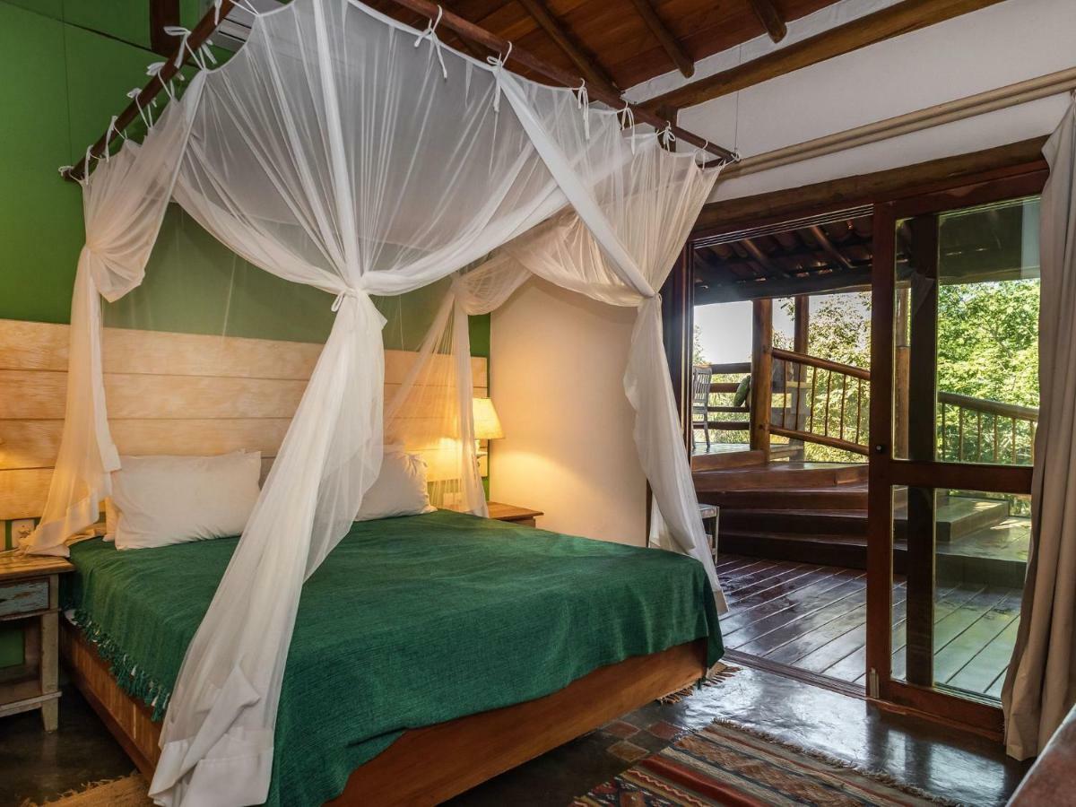 Suites Bangalo Chic Espelho Outeiro Porto Seguro